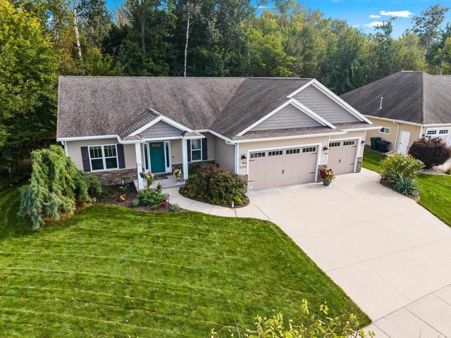 1048 FAVERSHAM WAY, Green Bay, WI 54313