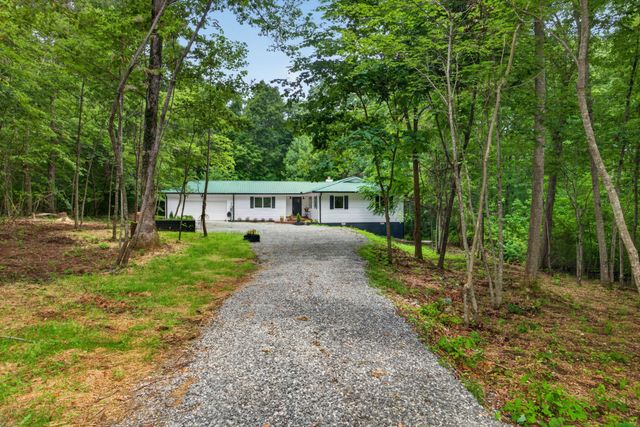 41 Jump Off Pl, Monterey, TN 38574