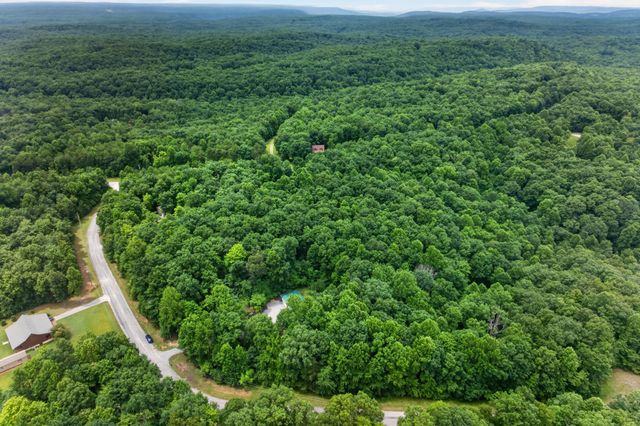 41 Jump Off Pl, Monterey, TN 38574