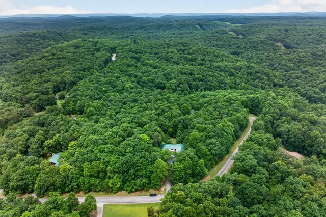 41 Jump Off Pl, Monterey, TN 38574