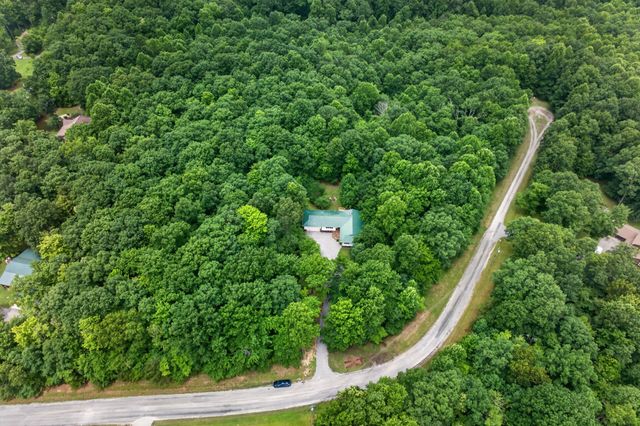 41 Jump Off Pl, Monterey, TN 38574