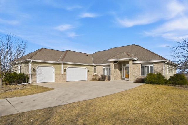 5207 Lower Lakeview Ridge ROAD, Belgium, WI 53004