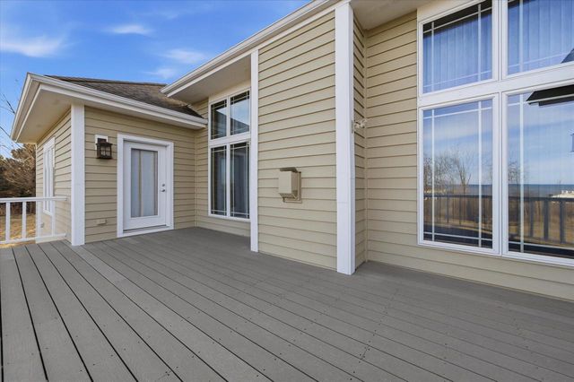 5207 Lower Lakeview Ridge ROAD, Belgium, WI 53004