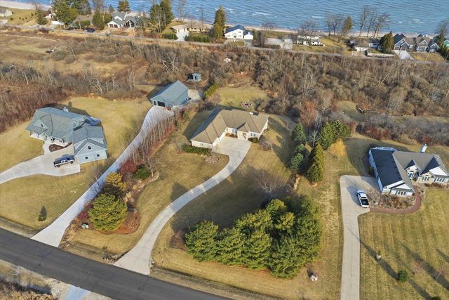 5207 Lower Lakeview Ridge ROAD, Belgium, WI 53004