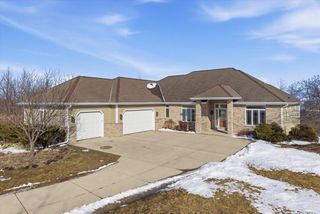 5207 Lower Lakeview Ridge ROAD, Belgium, WI 53004