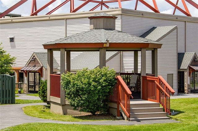 301 Pinnacle Inn Road 3130, Beech Mountain, NC 28604