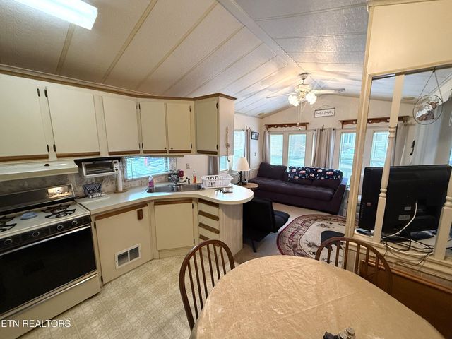 5355 East Pkwy 66, Cosby, TN 37722