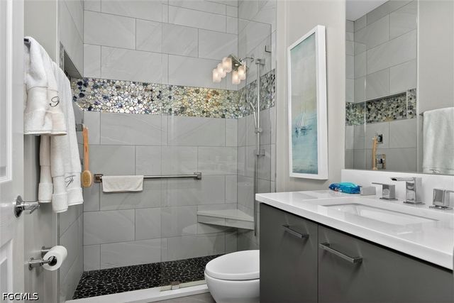 14017 Clear Water LN, Fort Myers, FL 33907