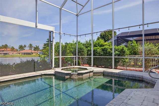 14017 Clear Water LN, Fort Myers, FL 33907