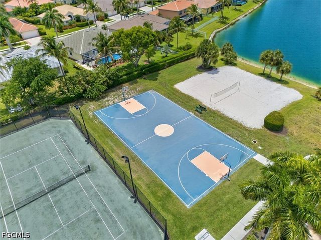 14017 Clear Water LN, Fort Myers, FL 33907
