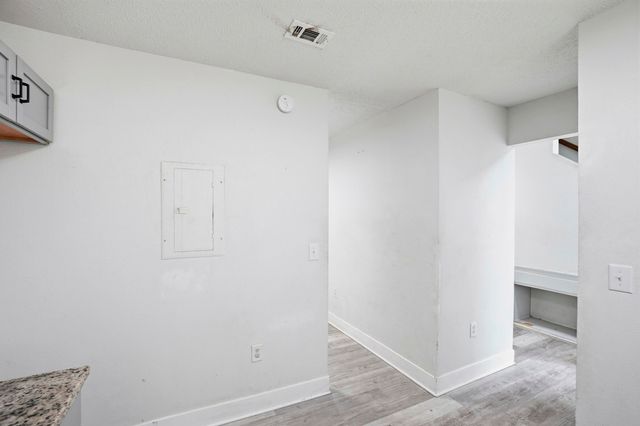 1636 E 1st Avenue, Crestview, FL 32539