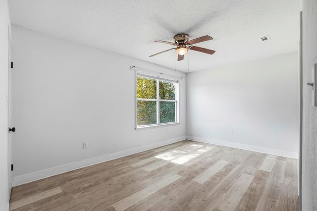 1636 E 1st Avenue, Crestview, FL 32539