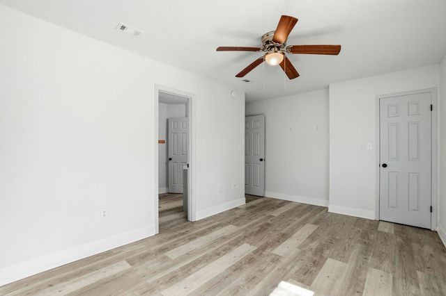 1636 E 1st Avenue, Crestview, FL 32539