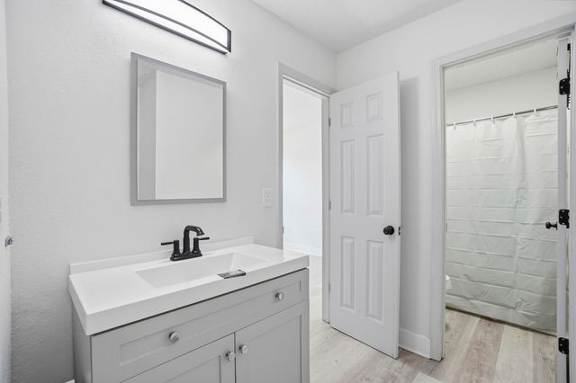 1636 E 1st Avenue, Crestview, FL 32539