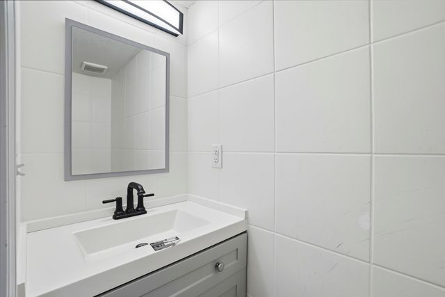 1636 E 1st Avenue, Crestview, FL 32539