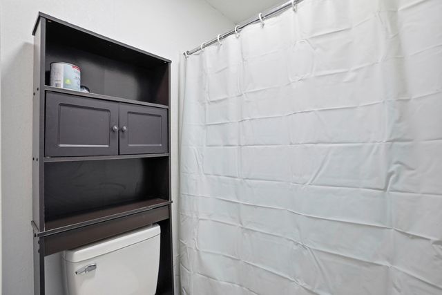 1636 E 1st Avenue, Crestview, FL 32539