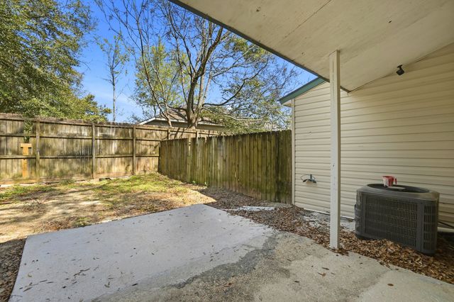 1636 E 1st Avenue, Crestview, FL 32539