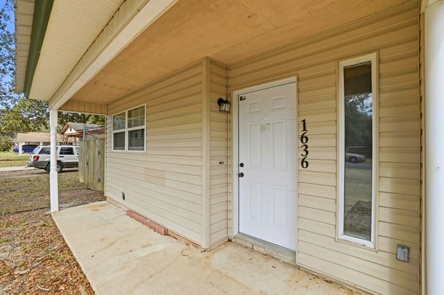 1636 E 1st Avenue, Crestview, FL 32539