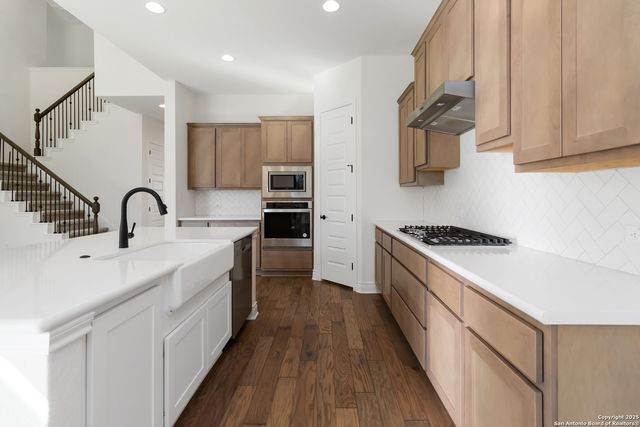 1482 Lyme Park, Bulverde, TX 78163