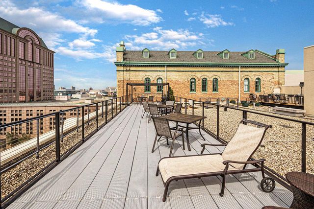 270 E Highland AVENUE #437, Milwaukee, WI 53202
