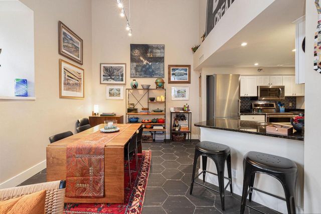 270 E Highland AVENUE #437, Milwaukee, WI 53202