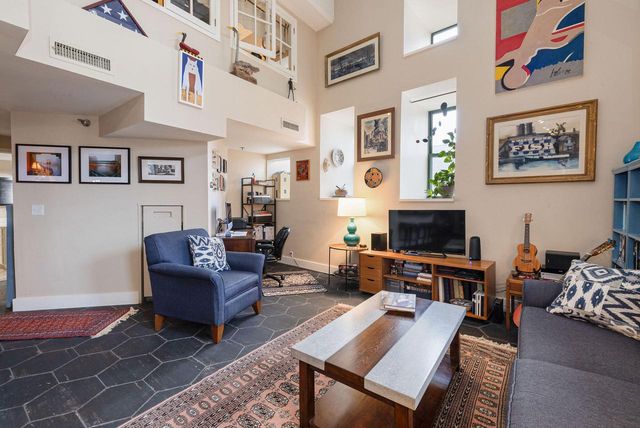 270 E Highland AVENUE #437, Milwaukee, WI 53202