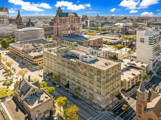 270 E Highland AVENUE #437, Milwaukee, WI 53202
