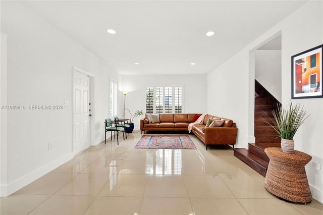 2006 SW 12th St, Miami, FL 33135