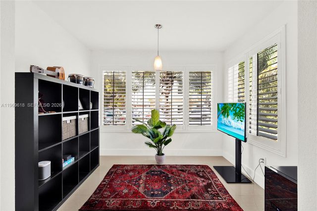 2006 SW 12th St, Miami, FL 33135