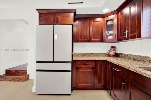 2006 SW 12th St, Miami, FL 33135