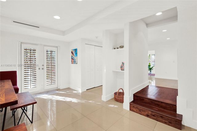 2006 SW 12th St, Miami, FL 33135