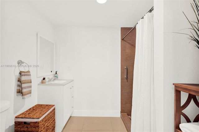 2006 SW 12th St, Miami, FL 33135