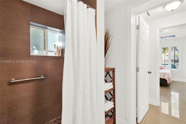 2006 SW 12th St, Miami, FL 33135