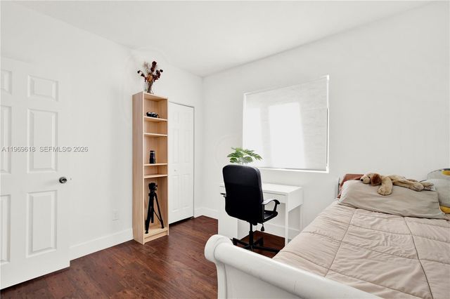 2006 SW 12th St, Miami, FL 33135