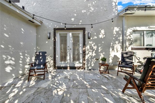 2006 SW 12th St, Miami, FL 33135