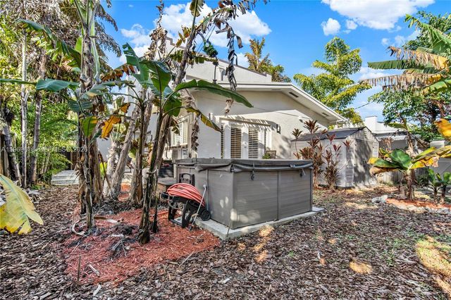 2006 SW 12th St, Miami, FL 33135