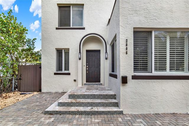 2006 SW 12th St, Miami, FL 33135