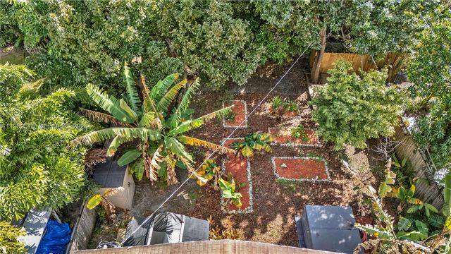 2006 SW 12th St, Miami, FL 33135