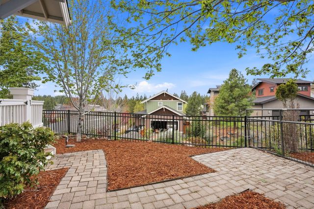 2433 NW Sacagawea Lane, Bend, OR 97703