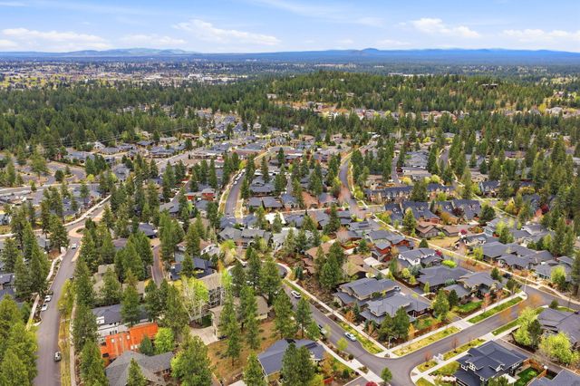 2433 NW Sacagawea Lane, Bend, OR 97703