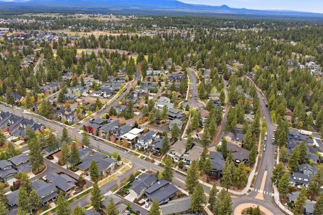 2433 NW Sacagawea Lane, Bend, OR 97703