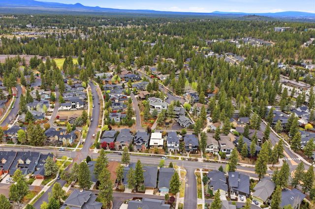 2433 NW Sacagawea Lane, Bend, OR 97703