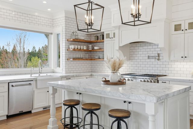 2433 NW Sacagawea Lane, Bend, OR 97703