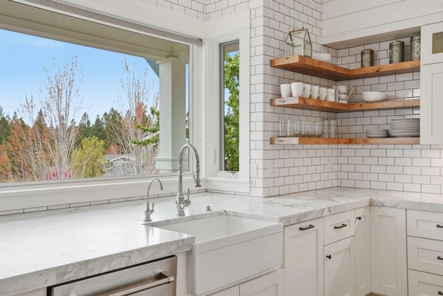 2433 NW Sacagawea Lane, Bend, OR 97703
