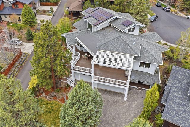 2433 NW Sacagawea Lane, Bend, OR 97703