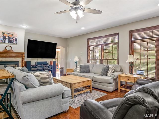 4775 N STATE ROUTE 157, Edwardsville, IL 62025