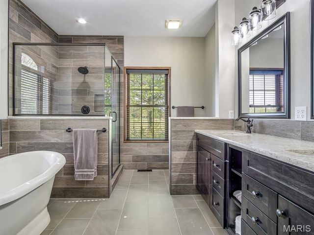 4775 N STATE ROUTE 157, Edwardsville, IL 62025