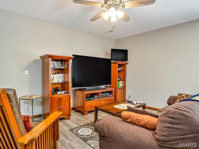 4775 N STATE ROUTE 157, Edwardsville, IL 62025
