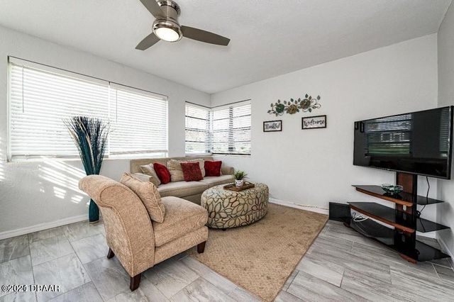 828 N Grandview Ave Apt 4, Daytona Beach, FL 32118