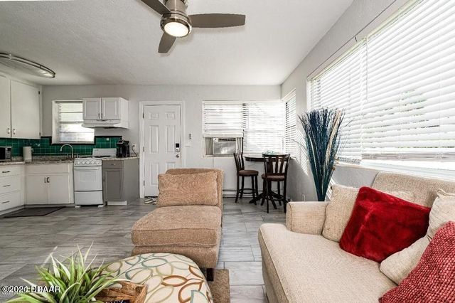 828 N Grandview Ave Apt 4, Daytona Beach, FL 32118